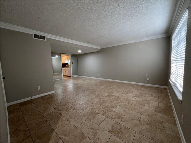 Building Photo - 10134 Emnora Ln