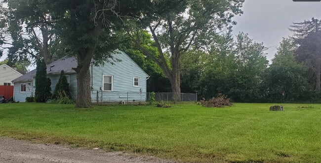 Building Photo - Charming 3-Bedroom Pet-Friendly Home with Modern Conveniences in Flint Charter Township!