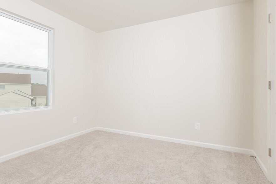 Building Photo - 1265 Zoysia Dr