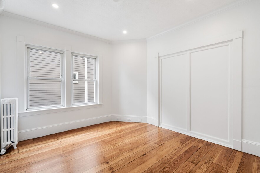 Building Photo - 93 Sydney St