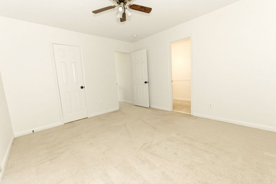 Building Photo - 119 Baythorne