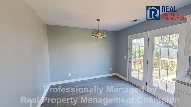 Building Photo - Move-In Ready 4 BD/2.5 BA Near Camp Lejeune w/Fenced Yard and Attached Garage