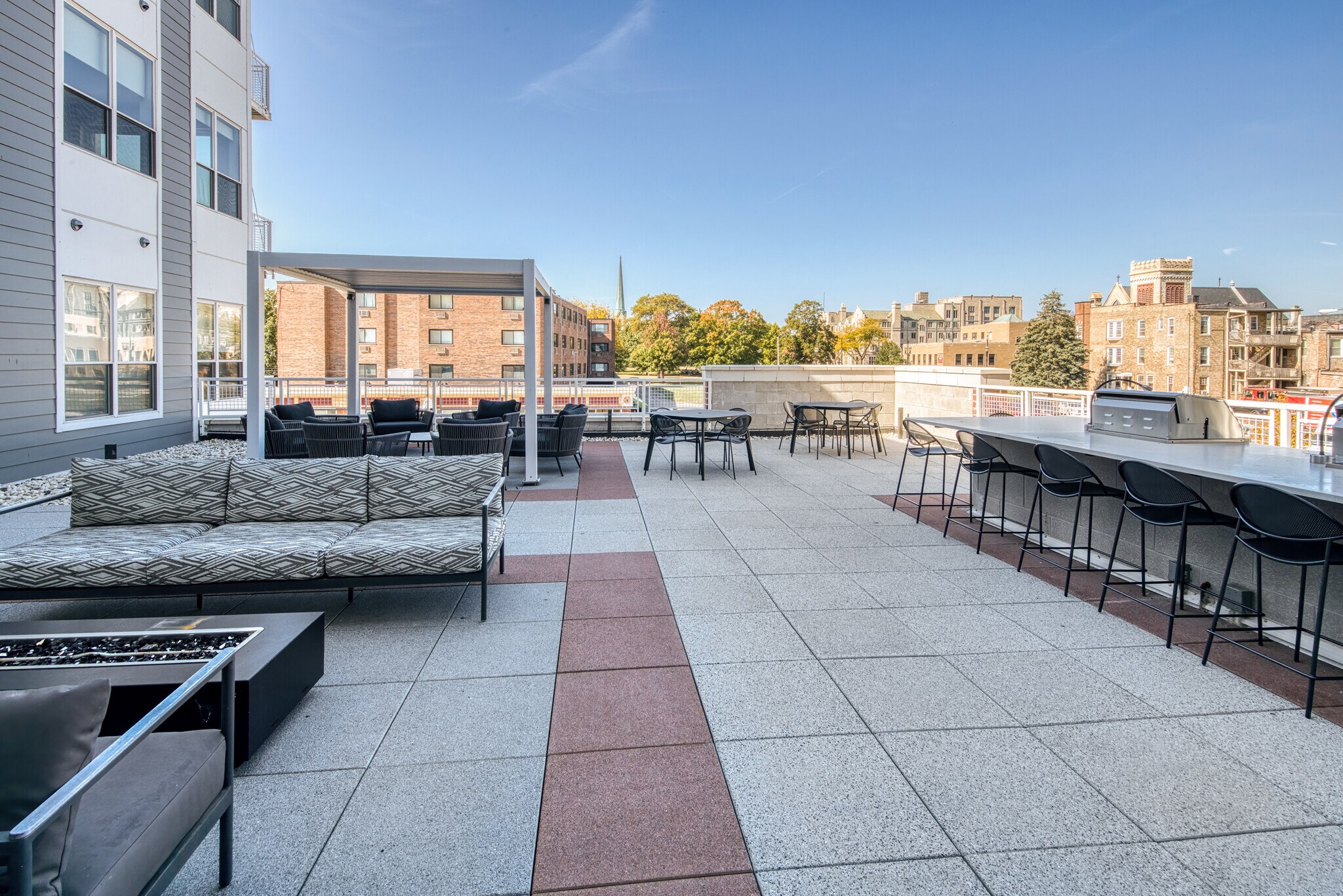 Building Photo - 5945 6th Ave