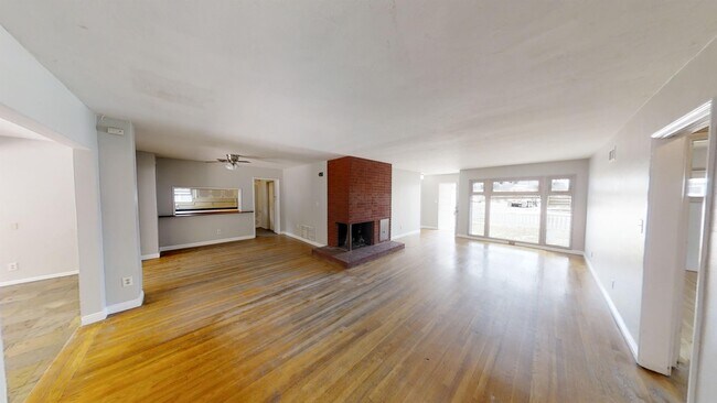 Building Photo - 5018 Rockford Dr