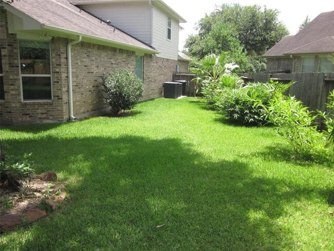 Building Photo - 8406 Oak Villa Ct