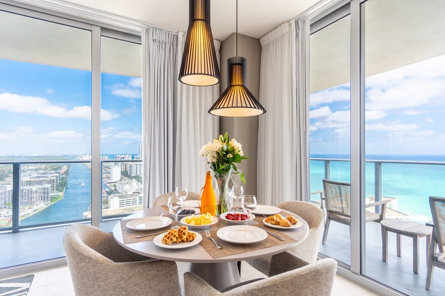 Building Photo - 4112 Jimmy Buffett Mem Hwy