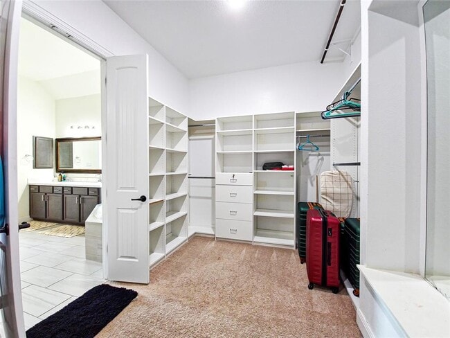 Building Photo - 813 Sunny Ridge Dr