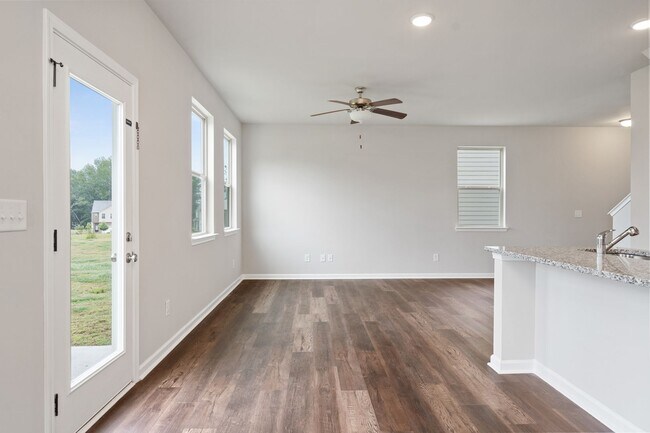 Building Photo - 4 Bed 2.5 Bath Single Family Home in Gainesville! -Retreat at Chicopee