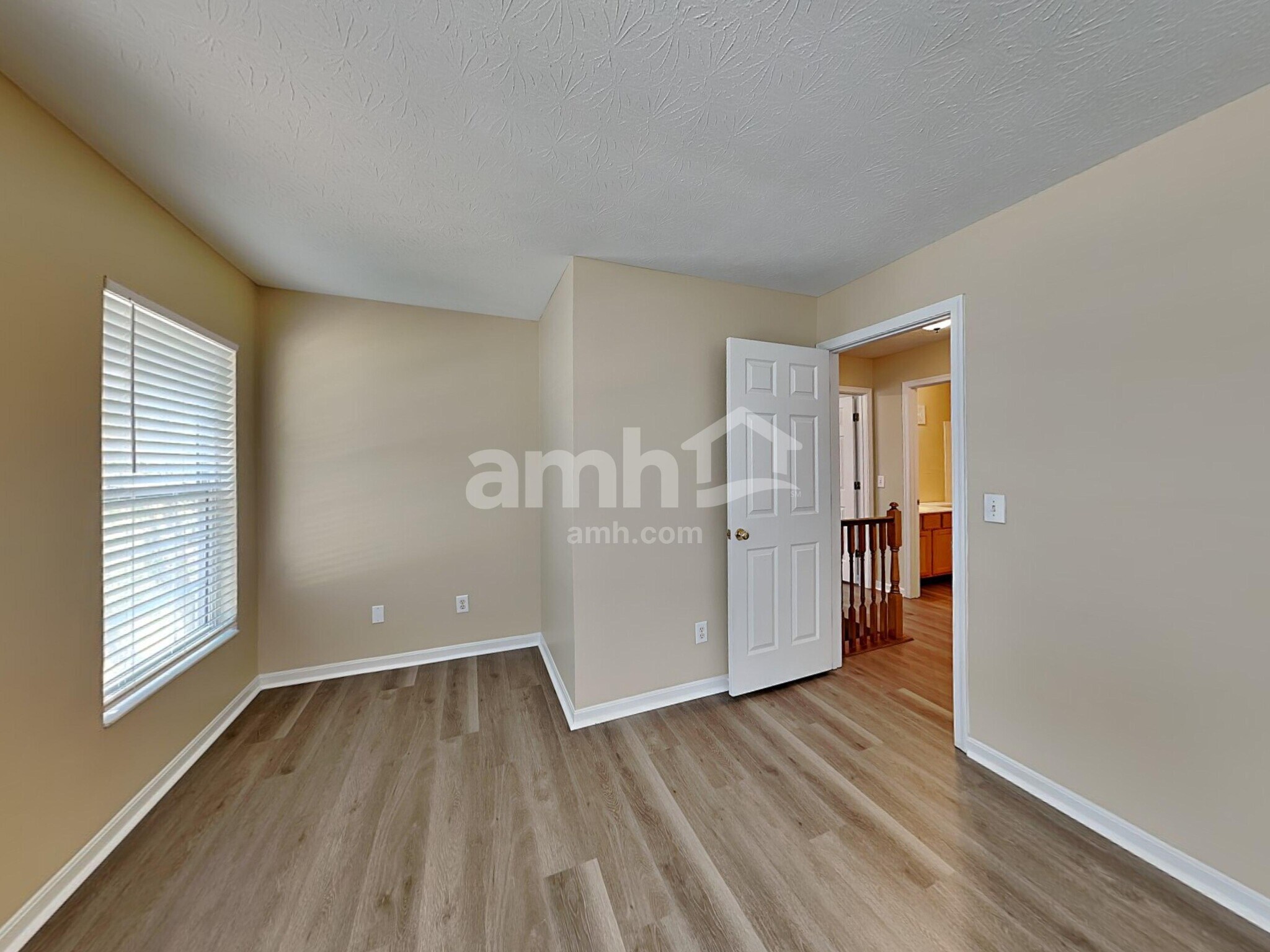 Building Photo - 725 Kent Cir