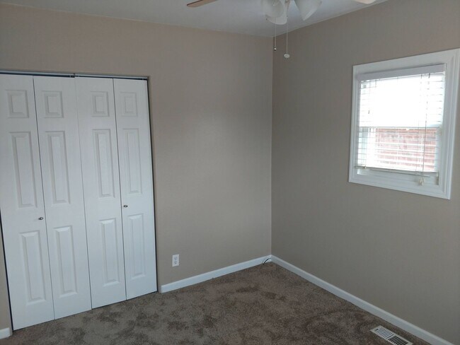 Building Photo - ALL PROSPECTIVE TENANTS MUST SUBMIT A $58 ...