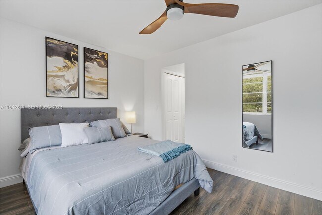 Building Photo - 9340 Lagoon Pl