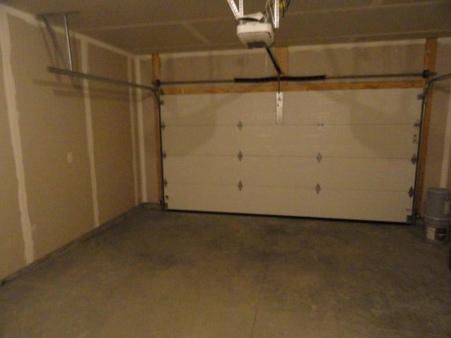 Building Photo - 1515 Ohana Ave