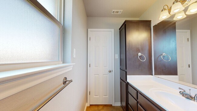 Building Photo - 2904 Starlight Dr