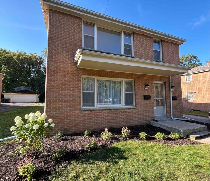 Primary Photo - 1121 Summit Ave
