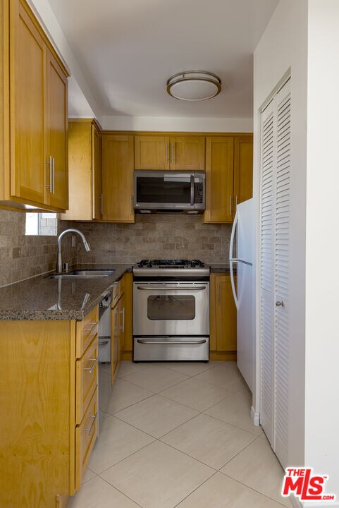 Building Photo - 1144 10th St