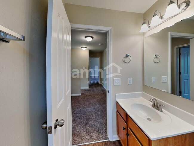 Building Photo - 114 Fining Ct