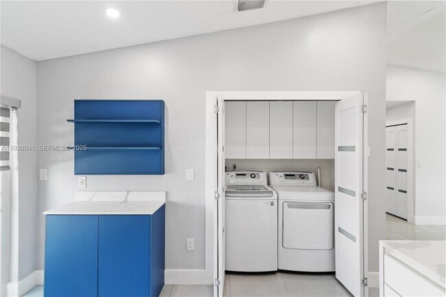 Building Photo - 3375 W 76th St