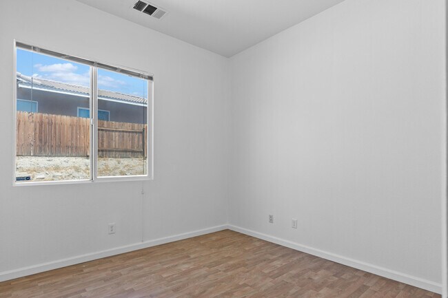 Building Photo - 13897 Mountain Top Dr