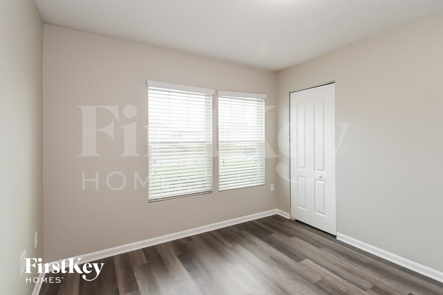 Building Photo - 1958 Tyson Lake Dr