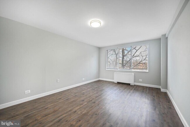 Building Photo - 1200 N Nash St