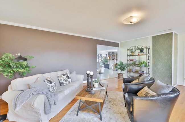 Building Photo - 6206 Pontiac St