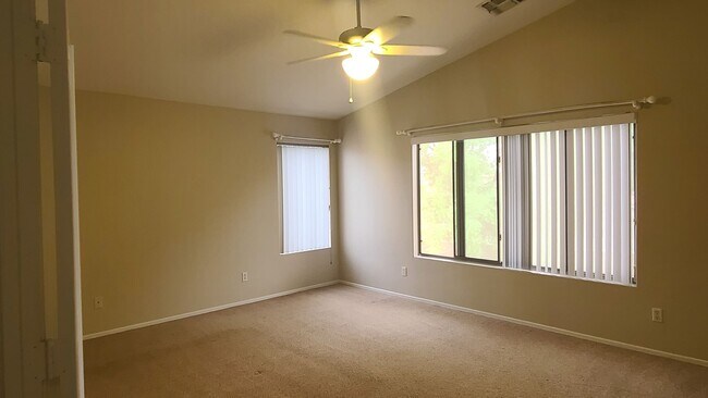 Building Photo - 5-bedroom in the heart of Gilbert