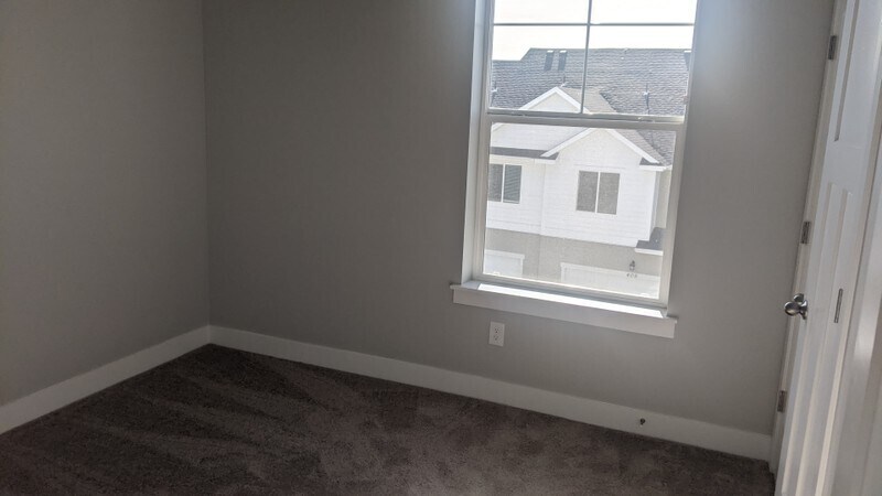 Building Photo - 422 N 360 W