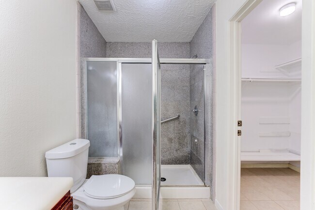 Building Photo - 9206 Beringwood Dr