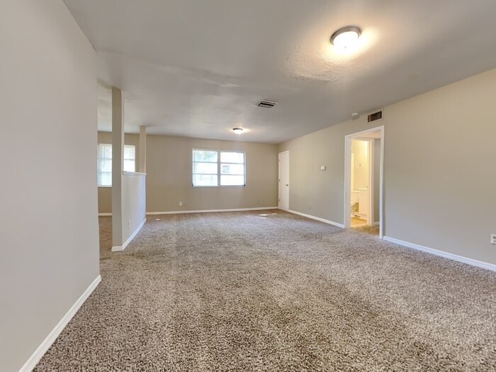 Building Photo - 2005 Figaro Ln