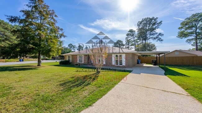 Building Photo - 5100 Sequoia Dr
