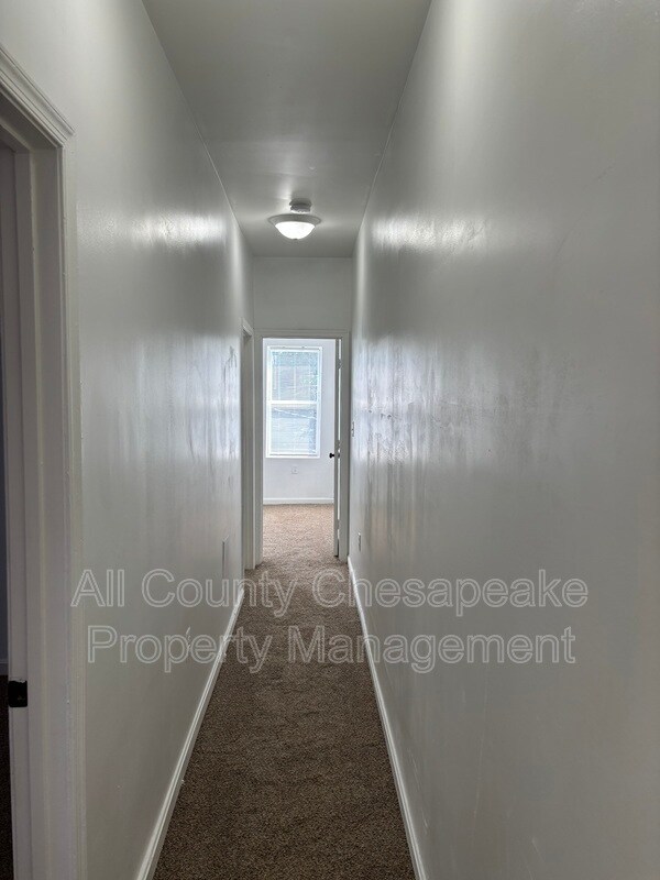 Building Photo - 2023 W Lanvale St