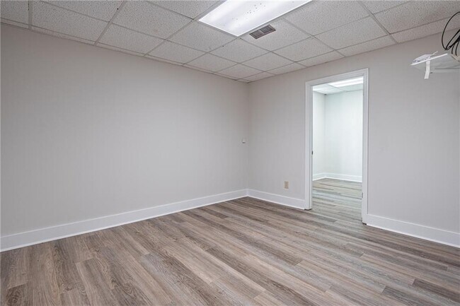 Building Photo - 2402 Betsy Ct SW