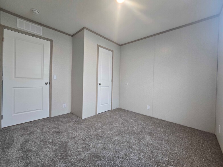 Building Photo - 119 Georgia St