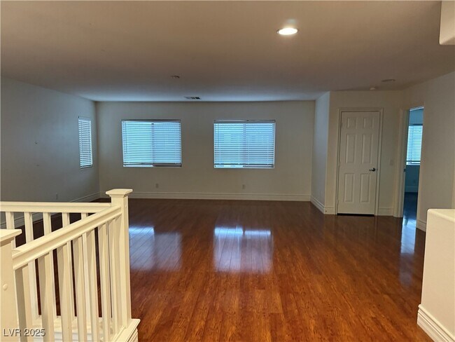 Building Photo - 406 1st on Dr