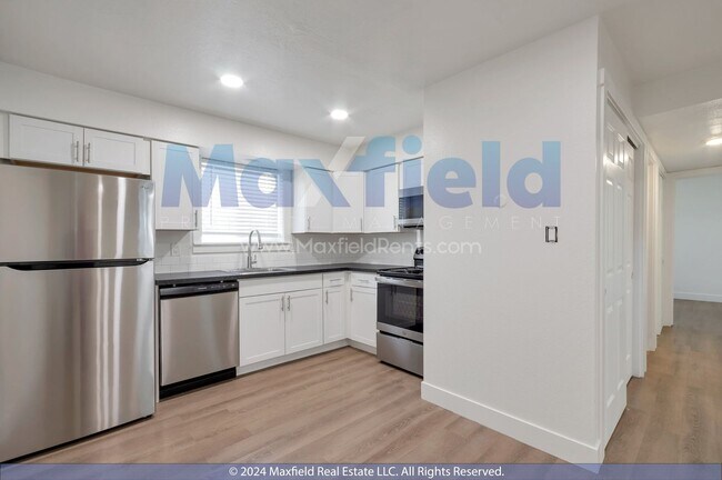Building Photo - North Salt Lake 2 BD 1 BA Only $500 Deposi...