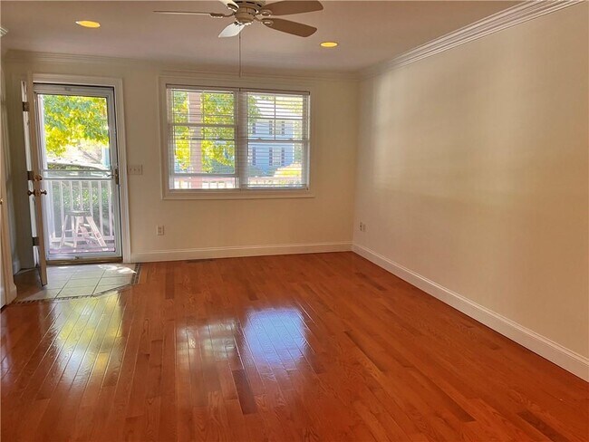 Building Photo - 33 Starr Dr W