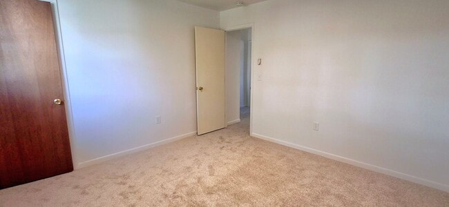 Building Photo - 2 Bedroom 1 Bathroom in Elizabethtown!