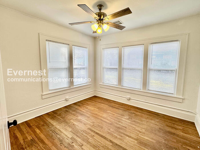 Building Photo - 1516 W Bowen Pl