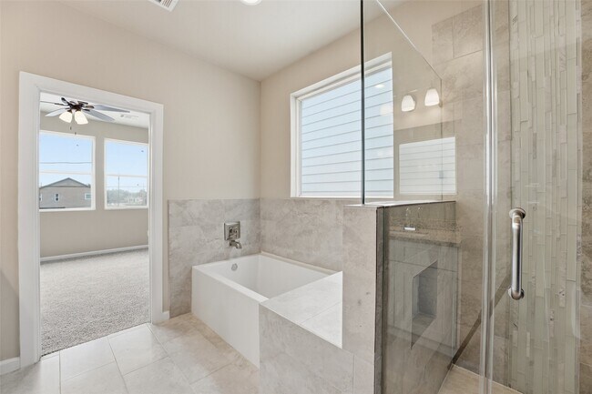 Building Photo - 4307 Larkspur St
