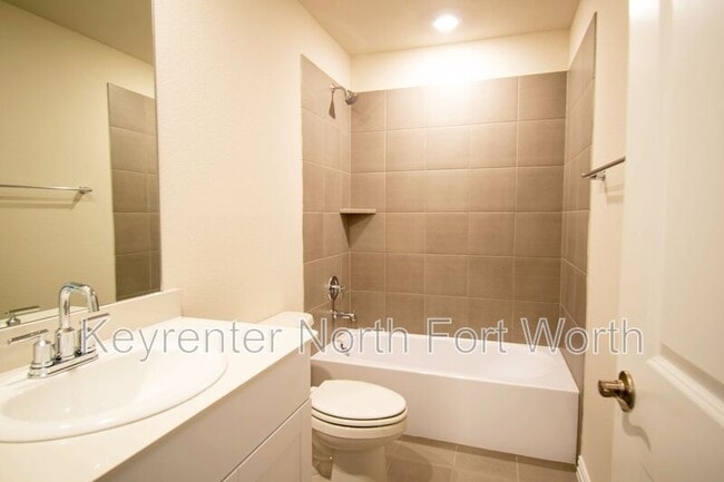 Building Photo - 2106 Dunbar Dr
