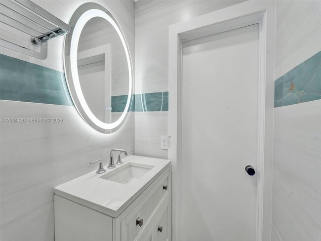 Building Photo - 3744 NE 167th St