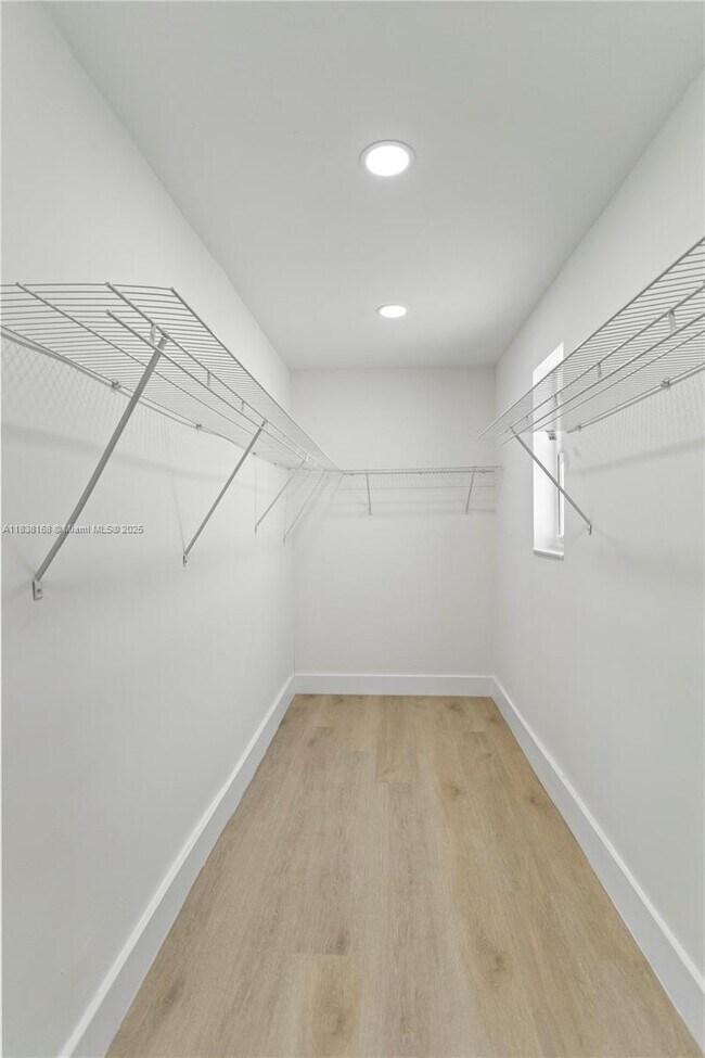 Building Photo - 5401 Fillmore St