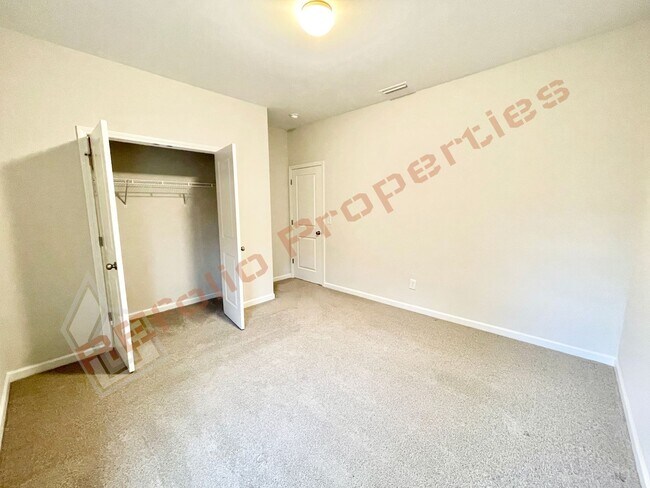 Building Photo - 924 Arlington Wood St