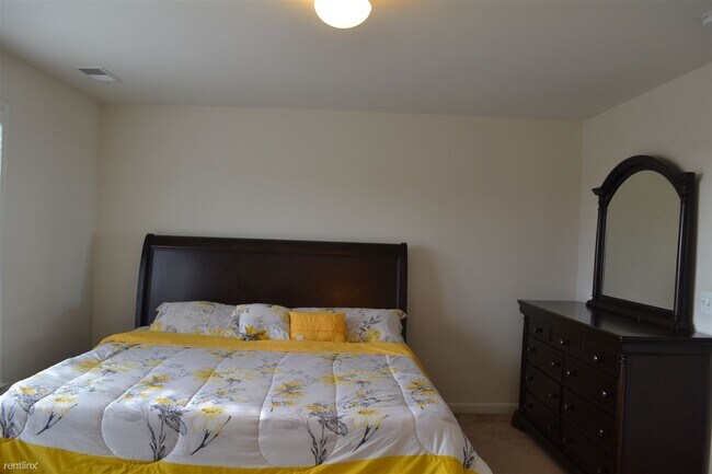 Building Photo - 4 br, 3.5 bath House - 23286 Connie Marie Ter