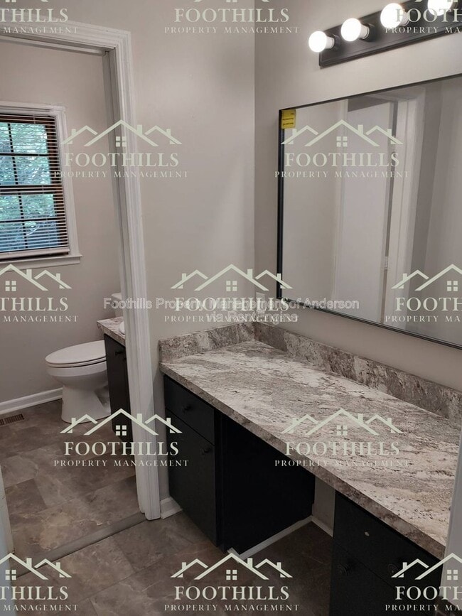 Building Photo - 223 Mulberry Ave