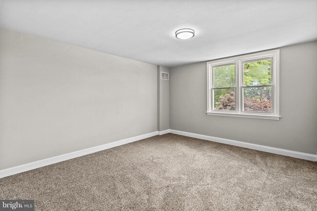 Building Photo - 1072 Tremont Dr