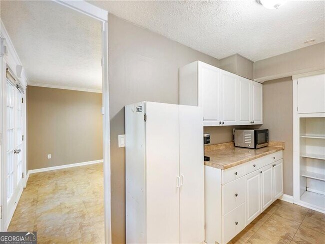 Building Photo - 115 Biscayne Dr NW