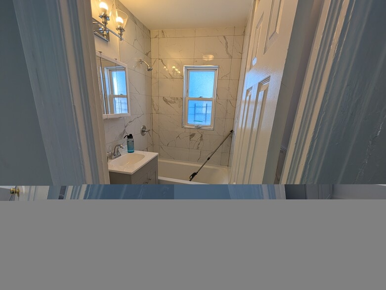 Building Photo - 10648 Ruscoe St