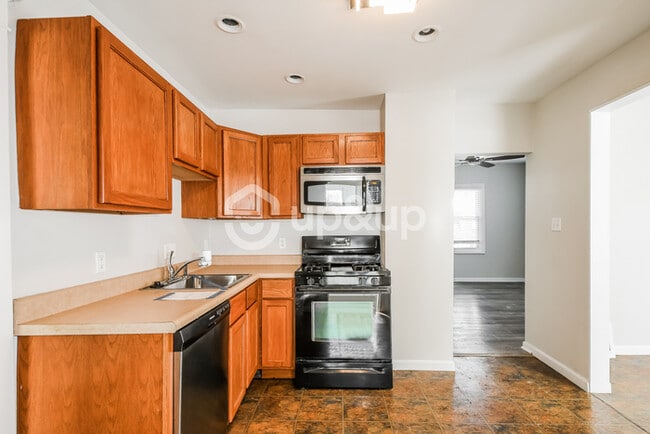 Building Photo - Fantastic 2bd/1ba home! Let yourself in!