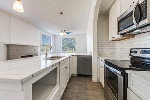 Building Photo - 5204 Junius St